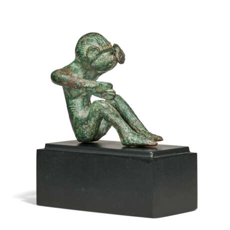 A GREEK BRONZE SEATED MONKEY - photo 1