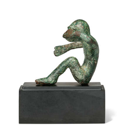 A GREEK BRONZE SEATED MONKEY - photo 3