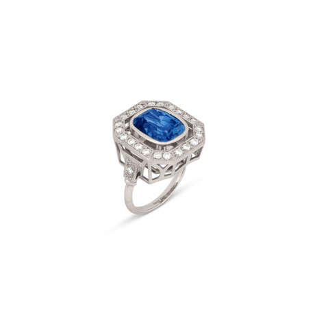 NO RESERVE | SAPPHIRE AND DIAMOND RING - photo 3