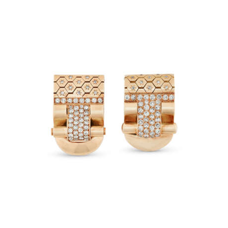 VAN CLEEF & ARPELS RETRO PAIR OF 'LUDO-HEXAGONE' DIAMOND CLIPS - photo 1