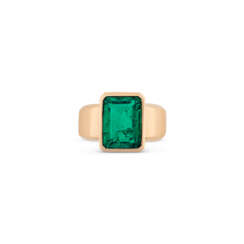 EMERALD RING