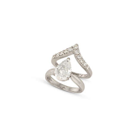 GROUP OF TWO DIAMOND RING - photo 1