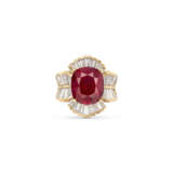 NO RESERVE | RUBY AND DIAMOND RING - фото 1