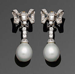 Paar elegante Südsee-Perlohrgehänge mit Diamantbesatz