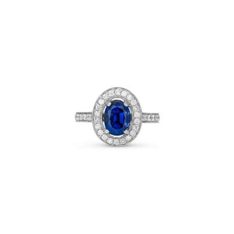 SAPPHIRE AND DIAMOND RING - photo 1