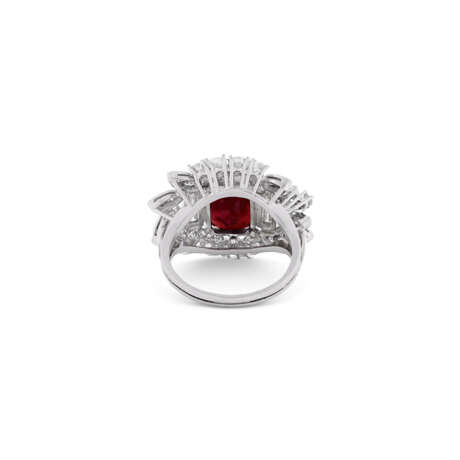 NO RESERVE | RUBY AND DIAMOND RING - Foto 4