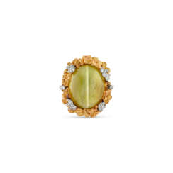 CAT'S EYE CHRYSOBERYL AND DIAMOND RING