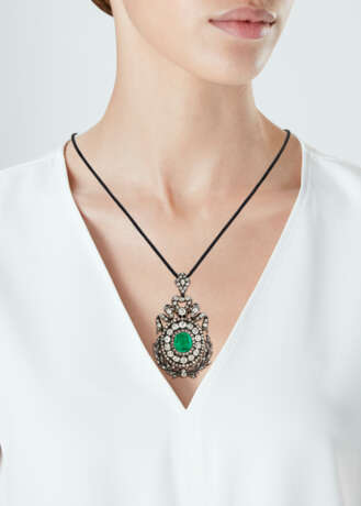 EMERALD AND DIAMOND PENDANT/BROOCH - photo 2