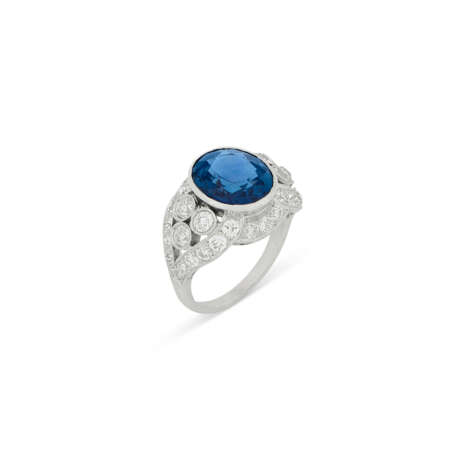 BOUCHERON SAPPHIRE AND DIAMOND RING - photo 3