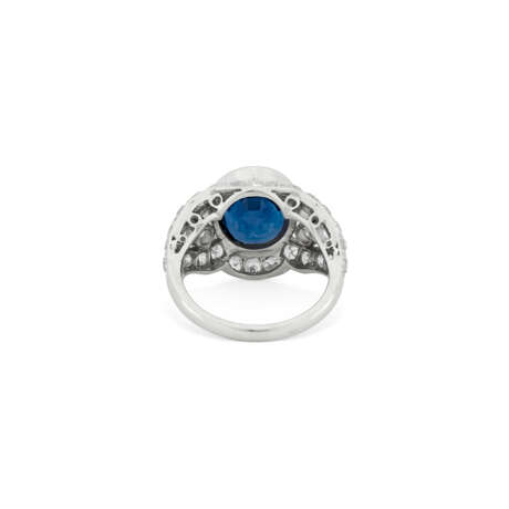 BOUCHERON SAPPHIRE AND DIAMOND RING - photo 4