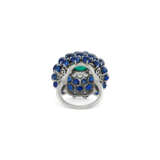 NO RESERVE | EMERALD, SAPPHIRE AND DIAMOND RING - фото 4