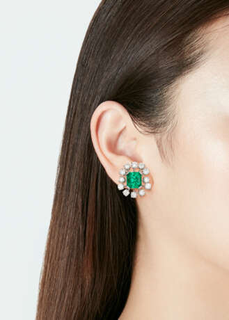 EMERALD AND DIAMOND EARRINGS - Foto 2