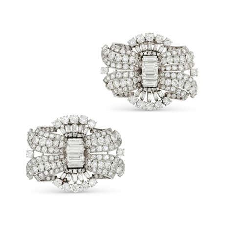 BULGARI PAIR OF MID-20TH CENTURY DIAMOND CLIP-BROOCHES - photo 1