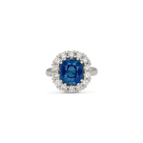 SAPPHIRE AND DIAMOND RING - photo 1