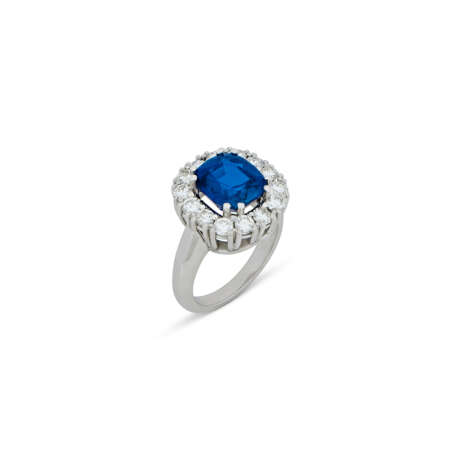 SAPPHIRE AND DIAMOND RING - photo 3