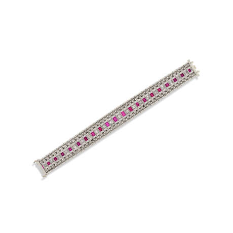 BULGARI MID-20TH CENTURY RUBY AND DIAMOND BRACELET - фото 3