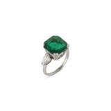 EMERALD AND DIAMOND RING - photo 3