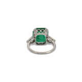 EMERALD AND DIAMOND RING - photo 4