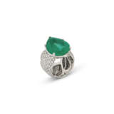 EMERALD AND DIAMOND RING - photo 3