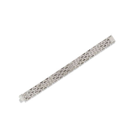 CARTIER COLOURED DIAMOND AND DIAMOND 'MAILLON PANTHÈRE' BRACELET - Foto 3