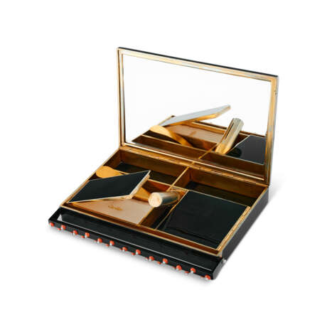 CARTIER ART DECO CORAL, DIAMOND AND LACQUER VANITY CASE - Foto 2