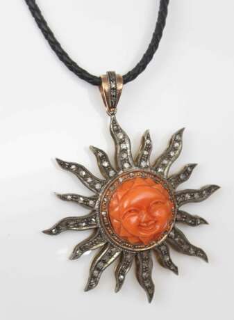 Gold pendant with diamonds and cut coral Gold Other style At the turn of 19th -20th century - photo 2