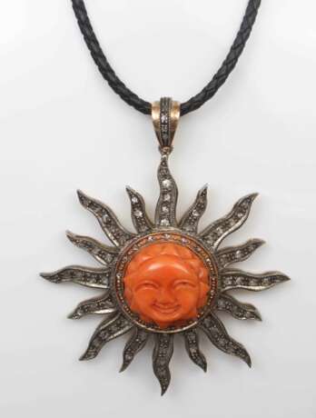 Gold pendant with diamonds and cut coral Gold Other style At the turn of 19th -20th century - photo 3