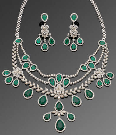 Glamouröses Juwelen-Parure mit Smaragd- und Diamantbesatz - фото 1