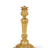 A LOUIS XVI ORMOLU CANDLESTICK - Foto 1