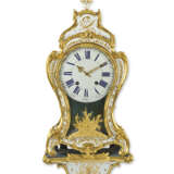 A LOUIS XV ORMOLU-MOUNTED WHITE ENAMELED AND GOLD FOIL CARTEL CLOCK - фото 2