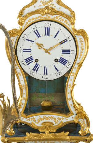 A LOUIS XV ORMOLU-MOUNTED WHITE ENAMELED AND GOLD FOIL CARTEL CLOCK - фото 3