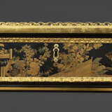 A LATE LOUIS XV ORMOLU-MOUNTED EBONY AND JAPANESE LACQUER OCCASIONAL TABLE - Foto 6