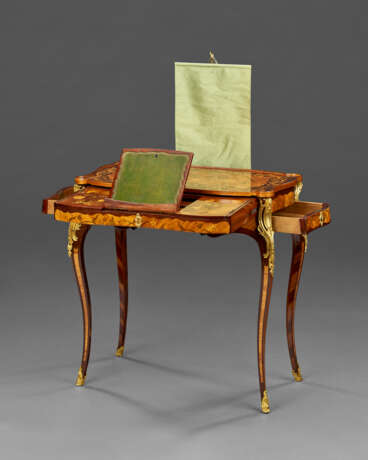 A LOUIS XV ORMOLU-MOUNTED AMARANTH, TULIPWOOD AND MARQUETRY DRESSING/WRITING TABLE - фото 4