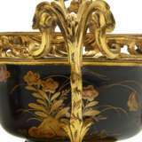 A PAIR OF LOUIS XV ORMOLU-MOUNTED JAPANESE LACQUER POT-POURRI VASES - photo 5