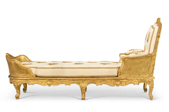 A REGENCE GILTWOOD AND CANED DUCHESSE - photo 2