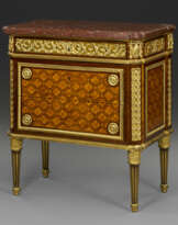 A LATE LOUIS XV ORMOLU-MOUNTED AMARANTH, TULIPWOOD AND PARQUETRY COMMODE
