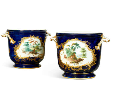 A PAIR OF VINCENNES PORCELAIN `BLEU LAPIS` BOTTLE COOLERS (SEAUX A BOUTEILLE `ORDINAIRE`) - photo 1