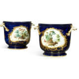 A PAIR OF VINCENNES PORCELAIN `BLEU LAPIS` BOTTLE COOLERS (SEAUX A BOUTEILLE `ORDINAIRE`) - фото 1