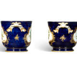 A PAIR OF VINCENNES PORCELAIN `BLEU LAPIS` BOTTLE COOLERS (SEAUX A BOUTEILLE `ORDINAIRE`) - photo 5