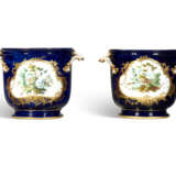 A PAIR OF VINCENNES PORCELAIN `BLEU LAPIS` BOTTLE COOLERS (SEAUX A BOUTEILLE `ORDINAIRE`) - photo 6