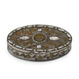 A RUSSIAN PARCEL-GILT STEEL SNUFF BOX - Foto 3