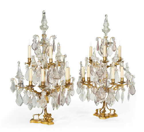 A PAIR OF LOUIS XIV ORMOLU AND CUT GLASS SEVEN-LIGHT GIRANDOLES - Foto 1