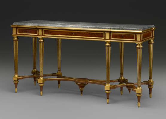 A LATE LOUIS XVI ORMOLU-MOUNTED MAHOGANY CONSOLE - Foto 1