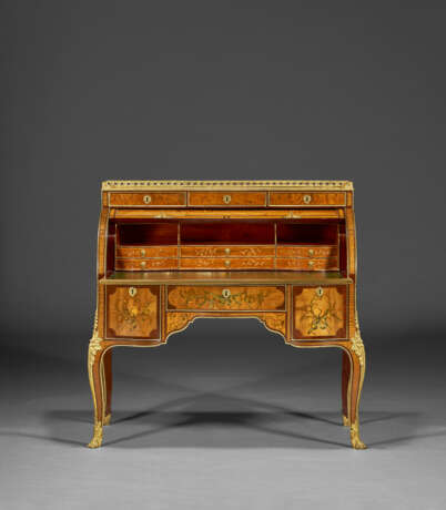 A GERMAN ORMOLU-MOUNTED SYCAMORE, AMARANTH AND MARQUETRY CYLINDER BUREAU - photo 2