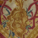 A ROYAL LOUIS XV SAVONNERIE CARPET - photo 4