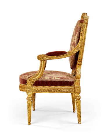 A PAIR OF LOUIS XVI GILTWOOD FAUTEUILS - фото 3