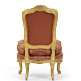 A PAIR OF LOUIS XV GILTWOOD CHAUFFEUSES - photo 4