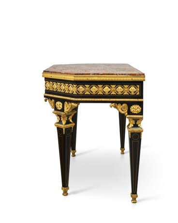 A LATE LOUIS XV ORMOLU-MOUNTED EBONY SIDE TABLE - photo 4