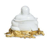 A LOUIS XV ORMOLU-MOUNTED CHINESE BLANC-DE-CHINE PORCELAIN FIGURE OF A LAUGHING BUDDHA - photo 4