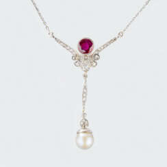 Zierliches Perl-Diamant-Collier.